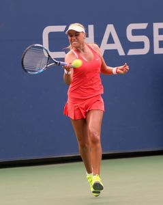 Sofia Kenin, adversara Mariei Şarapova, nu poate primi bani la US Open. Kenin îşi asigurase un premiu de 144.000 dolari