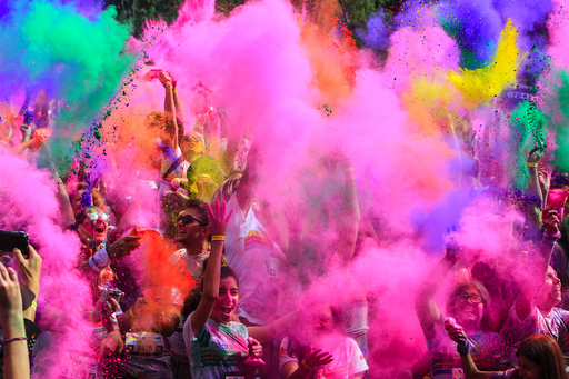 Trafic restricţionat în centrul Capitalei pentru The Color Run Night