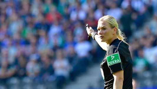 Moment istoric în Germania: Hertha Berlin – Werder Bremen, primul meci din Bundesliga arbitrat de o femeie