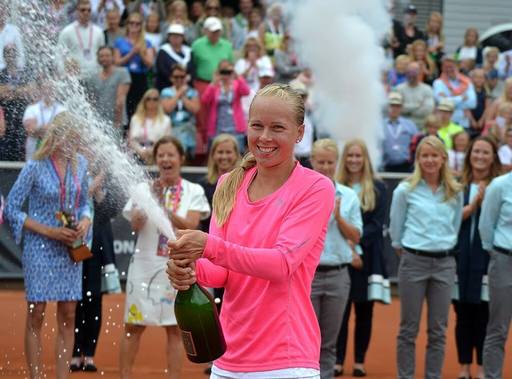 Jucătoarea de tenis Johanna Larsson a anunţat că este lesbiană