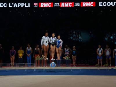 Larisa Iordache, medalii de aur şi de argint, Marian Drăgulescu, bronz, la etapa de Cupă Mondială de la Paris