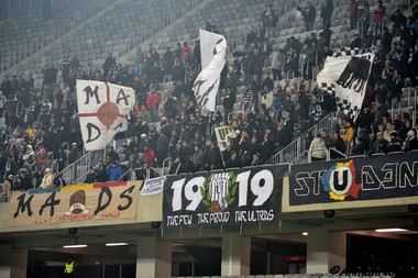 Cântecele galeriei Universităţii Cluj vor fi interpretate de fani cu o orchestră simfonică în centrul oraşului