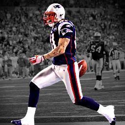 Fotbal american: Aaron Hernandez suferea de CTE în stadiul 3; Familia dă în judecată NFL şi New England Patriots