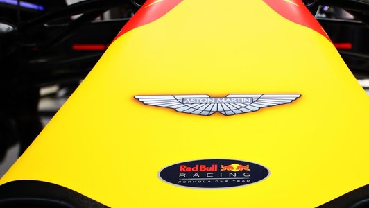Aston Martin a devenit sponsor principal la Red Bull
