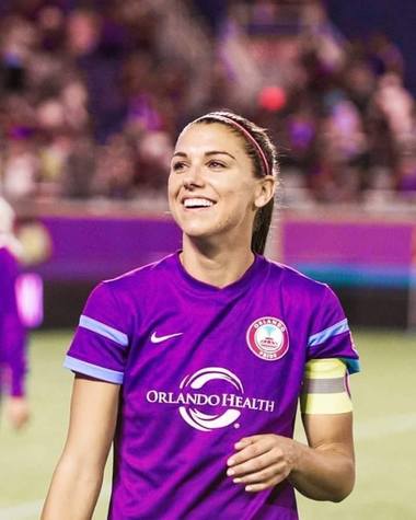Jucătoarea de fotbal Alex Morgan şi alţi doi fotbalişti din MLS, daţi afară dintr-un parc Disney din cauza unui scandal