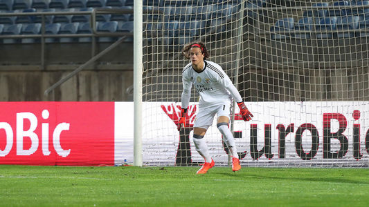 Mile Svilar (Benfica) a devenit cel mai tânăr portar din istoria Ligii Campionilor