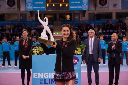 Monica Niculescu a câştigat turneul de la Limoges, al patrulea al carierei la simplu
