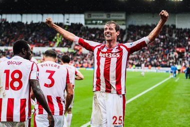 La 36 de ani, Crouch şi-a prelungit contractul cu Stoke City