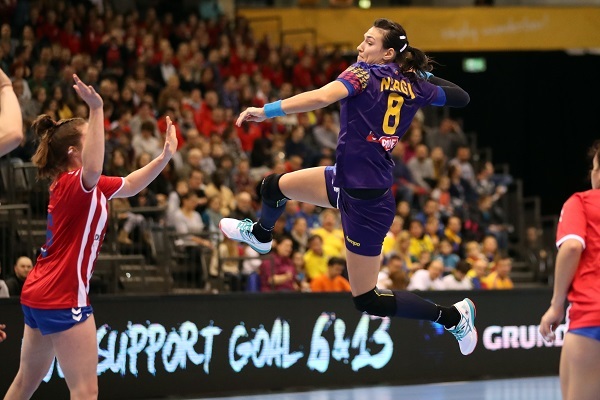România, victorie cu Angola şi rămâne lider în grupa A a Campionatului Mondial de handbal feminin