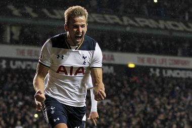 Kane a înscris trei goluri la meciul Tottenham-Southampton (5-2), şi a devenit cel mai bun marcator din 2017, depăşindu-l pe Messi