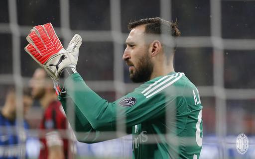 AC Milan a învins Inter, scor 1-0 după prelungiri, şi s-a calificat în semifinalele Cupei Italiei