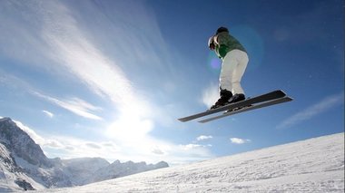 Schiorul Matthieu Bailet a suferit o fractură şi o luxaţie la umăr după ce a căzut în proba de coborâre de la Bormio