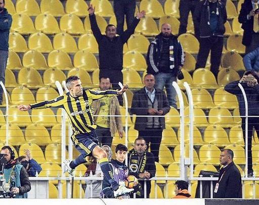 Robin van Persie va pleca de la Fenerbahce