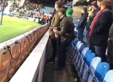 Anglia: Un suporter a fost arestat după ce a urinat în sticla de apă a portarului echipei QPR - VIDEO