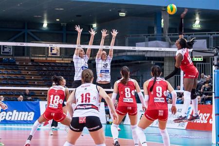 Volei Alba Blaj s-a calificat în faza Play-off 6 a Ligii Campionilor la volei feminin