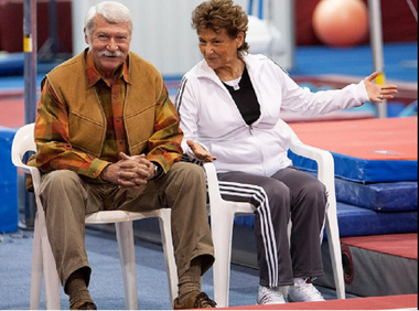 AP: Mai multe foste gimnaste îi acuză pe soţii Karolyi de abuzuri fizice şi emoţionale. Ele spun că aceştia le-au forţat să se antreneze chiar şi când aveau fracturi