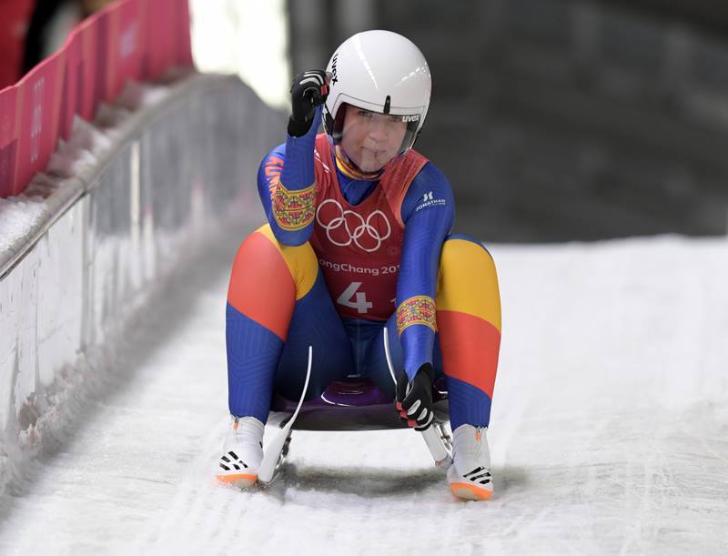 Delegaţia României, cu Raluca Strămăturaru portdrapel, a defilat la ceremonia de închidere a JO de la Pyeongchang