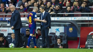Iniesta s-a accidentat şi va fi indisponibil cel puţin trei săptămâni
