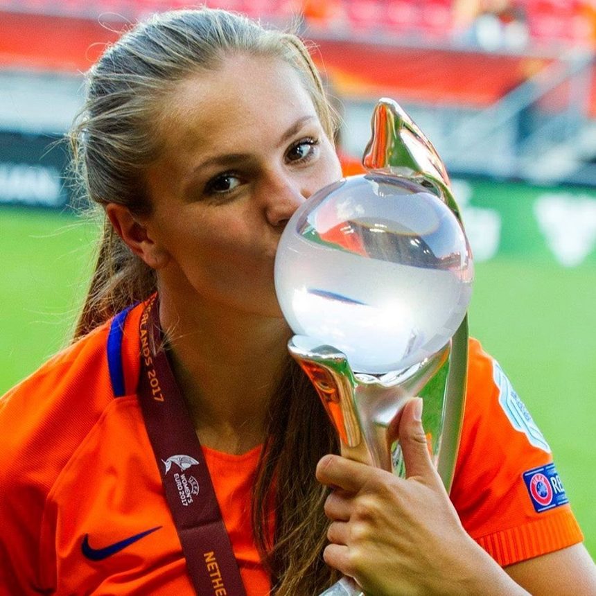 Olandeza Lieke Martens a fost desemnată jucătoarea de fotbal a anului 2017