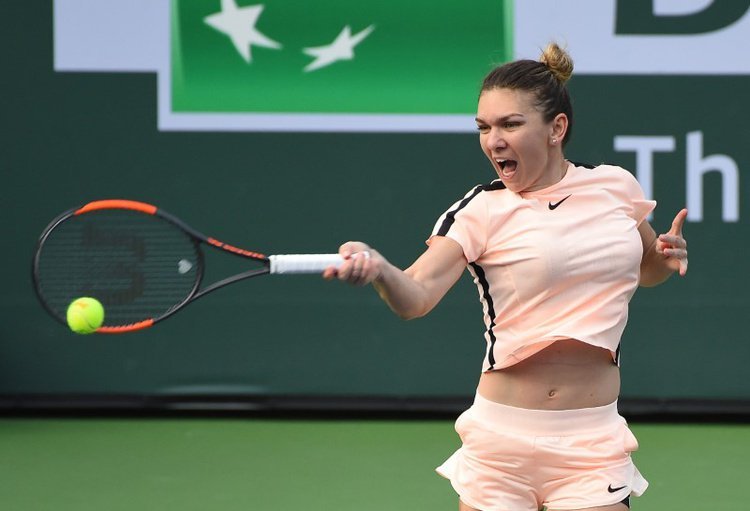 Simona Halep, cu probleme musculare, se califică greu în turul al treilea al Miami Open