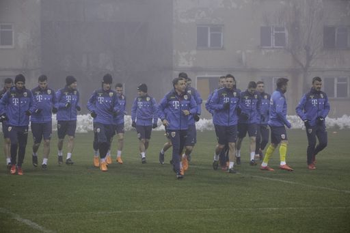 Jucătorii naţionalei au efectuat antrenamentul oficial înaintea meciului cu Suedia