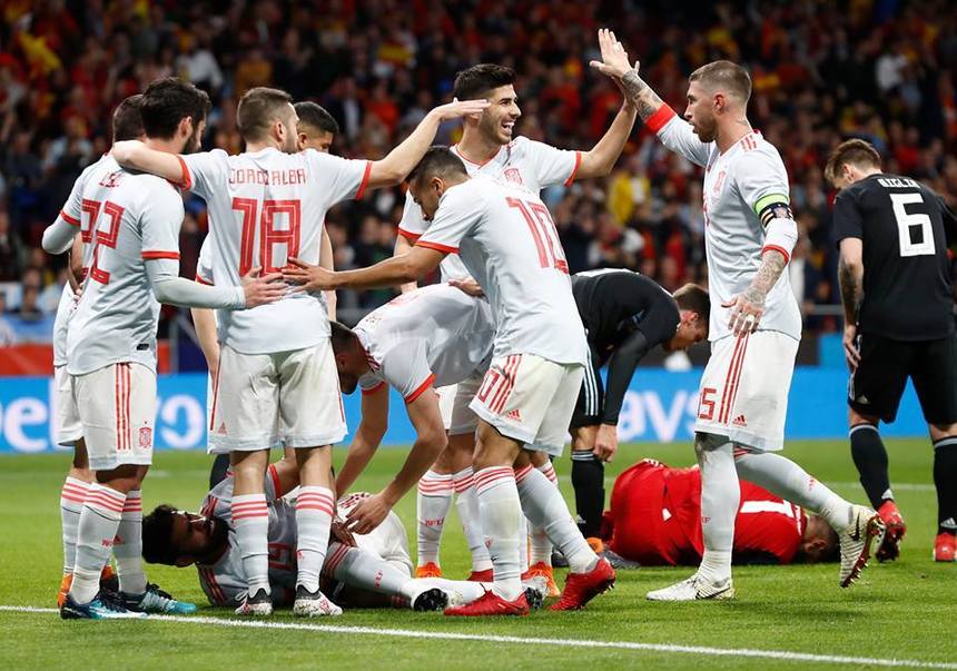 Amicale interţări: Spania a învins Argentina cu 6-1; Anglia – Italia 1-1, Germania – Brazilia 0-1