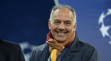Preşedintele AS Roma s-a aruncat îmbrăcat în Fontana dei Leoni din Piazza del Popolo - VIDEO