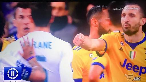 Chiellini către jucătorii madrileni: Cu cât aţi plătit arbitrul?