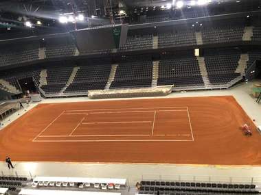 A început amenajarea suprafeţei de zgură la BT Arena din Cluj-Napoca, pentru întâlnirea România – Elveţia, din FedCup