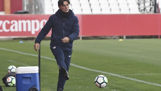 Vincenzo Montella a fost demis de la FC Sevilla; succesorul său este Joaquin Caparros