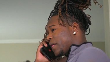 Shaquem Griffin, un jucător de fotbal american cu o mână amputată, a fost ales să joace la Seattle Seahawks