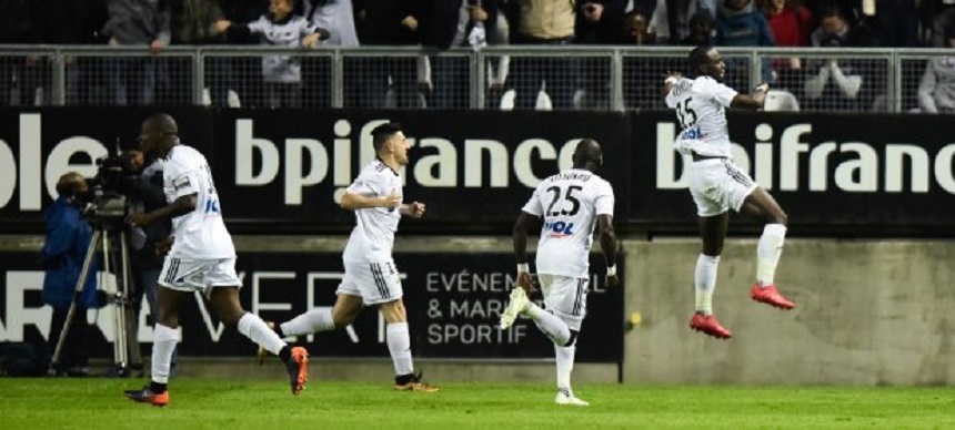 Amiens a remizat cu PSG şi şi-a asigurat prezenţa în ediţia următoare a Ligue 1. Nimes a promovat în primul eşalon