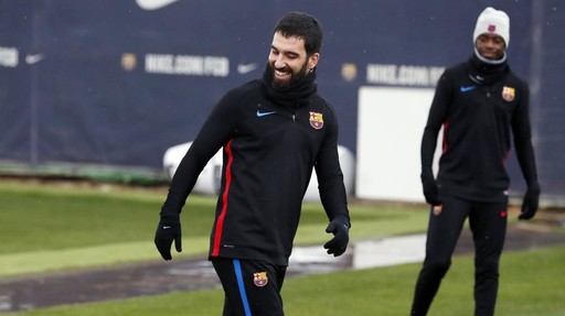 Arda Turan, suspendat 16 etape în Turcia pentru că a agresat un arbitru