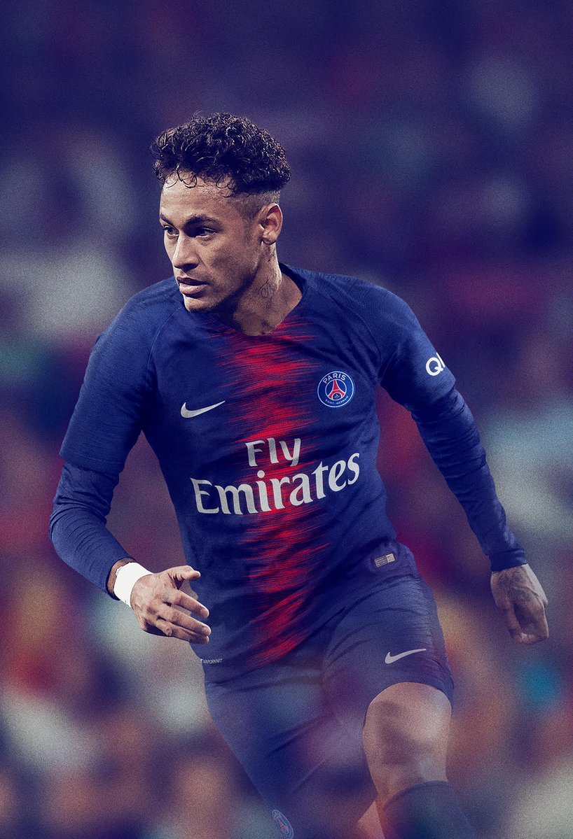 Neymar, mândru să poarte noul tricol al echipei PSG