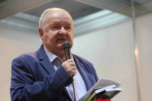Sicriul cu trupul neînsufleţit al lui Cristian Ţopescu va fi depus astăzi în Studioul 2 al TVR