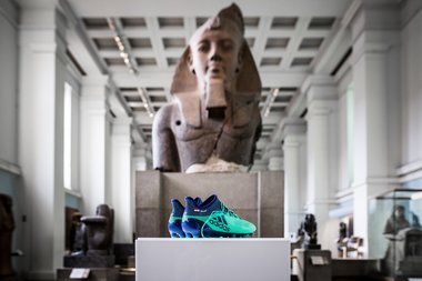 Ghetele lui Mohamed Salah, expuse la British Museum alături de obiecte din Egiptul antic