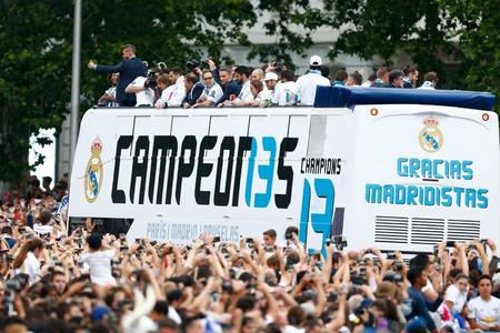 Madridul, în sărbătoare după ce Real a câştigat al 13-lea trofeu al Ligii Campionilor - VIDEO