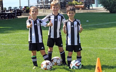Tabără de fotbal organizată la Bucureşti de clubul Juventus Torino