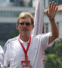 Kenny Dalglish a fost decorat de regina Elisabeta a II-a