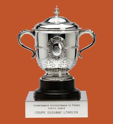 UPDATE - Finala de la Roland Garros, între Simona Halep şi Sloane Stephens. Americanca a câştigat primul set, cu 6-3. Halep a egalat la seturi, scor 3-6, 6-4. S-a intrat în setul decisiv