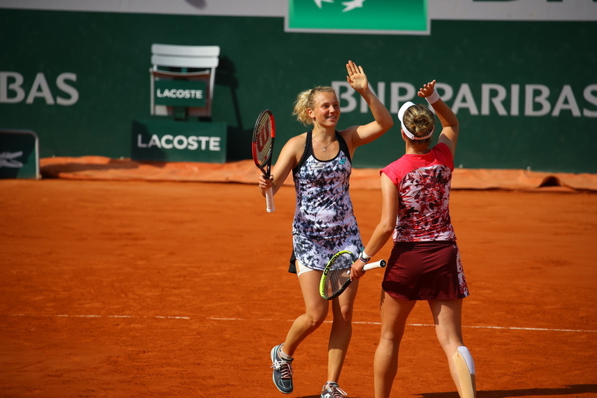 Krejcikova şi Siniakova au câştigat proba de dublu feminin la Roland Garros