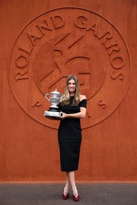 Halep, întrebată dacă a primit felicitări de la Şarapova: Nu am văzut-o, nu ne-am intersectat