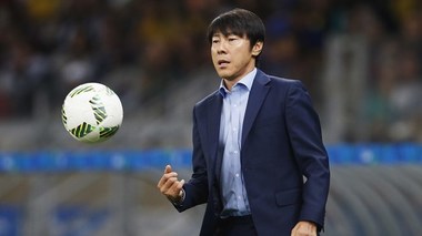 Selecţionerul sud-coreean le-a schimbat numerele de pe tricou jucătorilor ca să-i deruteze pe europeni: Occidentalii îi deosebesc greu pe asiatici