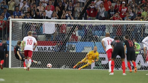 Şi Croaţia s-a calificat în sferturile CM în urma loviturilor de departajare: 4-3 cu Danemarca. Subasici a apărat trei lovituri de departajare, Schmeichel două şi un penalti