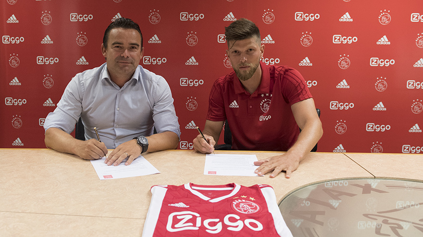 Huntelaar şi-a prelungit contractul cu Ajax Amsterdam