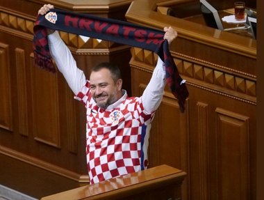 Federaţia ucraineană îi oferă un loc de muncă lui Ognjen Vukojevici