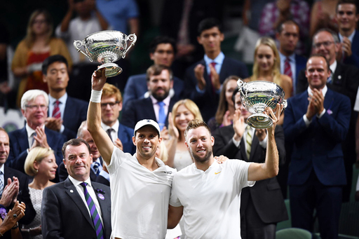 Mike Bryan a câştigat primul trofeu la dublu fără fratele său Bob, la Wimbledon, cu Jack Sock