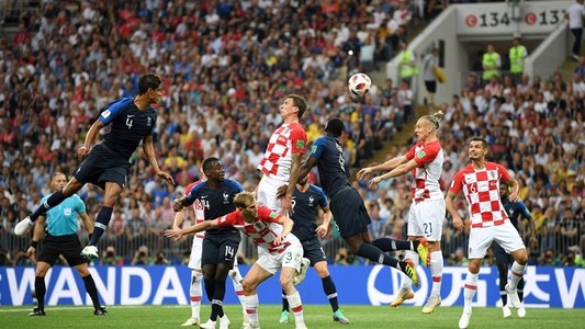 Franţa conduce Croaţia, scor 1-0, în finala Cupei Mondiale; Mandzukici a marcat în proprie poartă