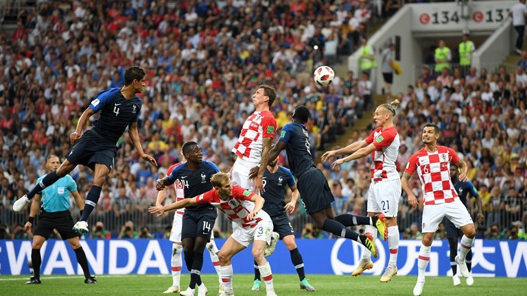 Franţa conduce Croaţia, scor 1-0, în finala Cupei Mondiale; Mandzukici a marcat în proprie poartă