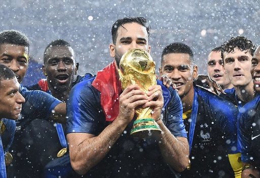 Adil Rami şi-a anunţat retragerea din naţionala Franţei